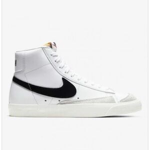 Nike, men’s White and Black Classic high top Sneakers, size 11